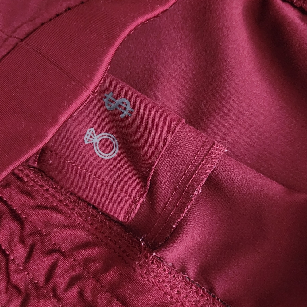 FIGS burgundy red rafeala scrub top (lrg) & zamora joggers (2XL) Matching Set! - Picture 4 of 11